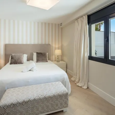 About Breeze Villa Marbella